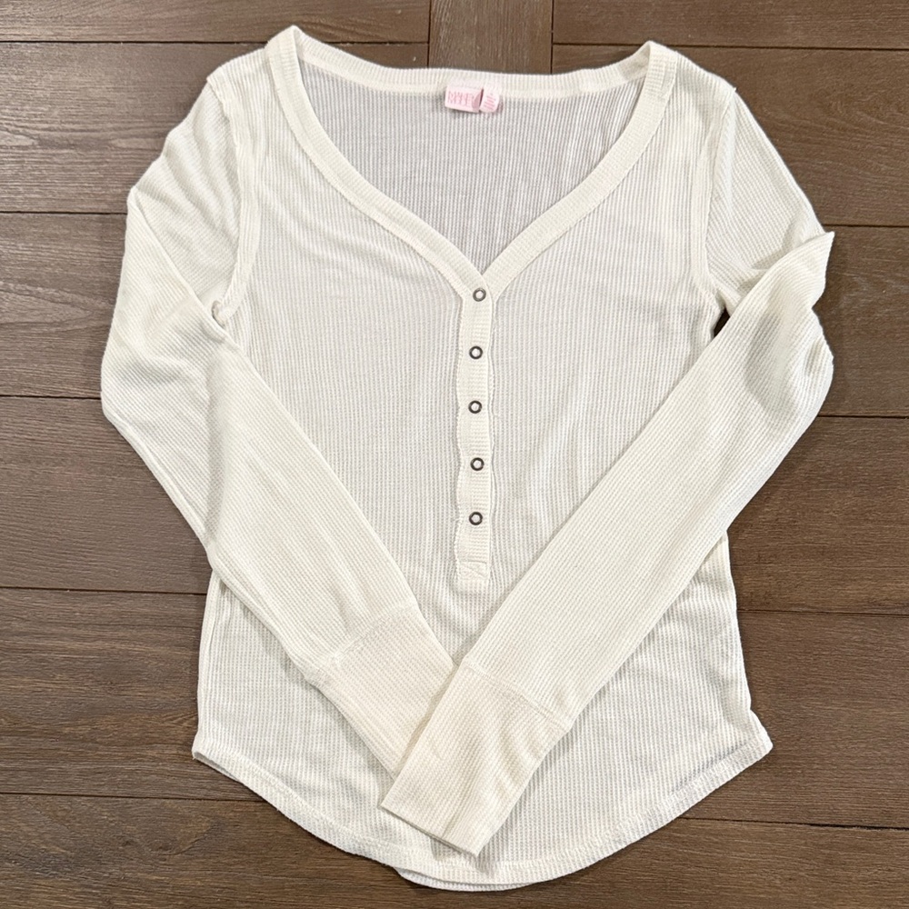 EUC Waffle Knit Make + Model Long Sleeve